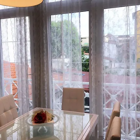 Apartman Art Garden Zanobi